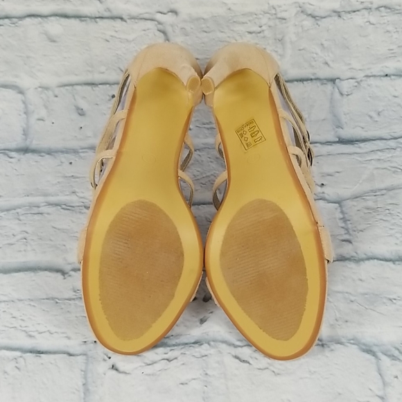 Cape Robbin Heels Sandals - Picture 8 of 12